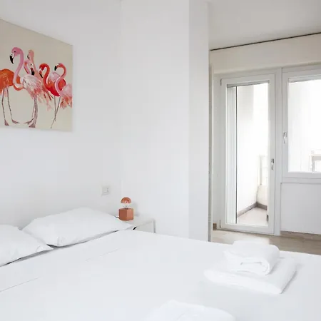 Dehomes - Porta Genova Luxury Milan