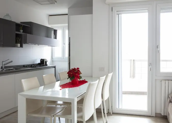 Dehomes - Porta Genova Luxury Apartment Milan